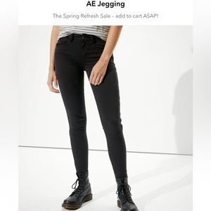 American Eagle Black Jeggings Size 2